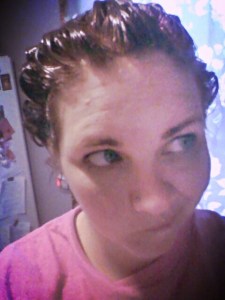 I started going gray at 18. That's when I started dying my hair. This is from Thursday. Thought I'd share an honest selfie for once.